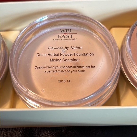 Wei East Flawless by Nature Enriched Herbal Foundation Set - Picture 5 of 6